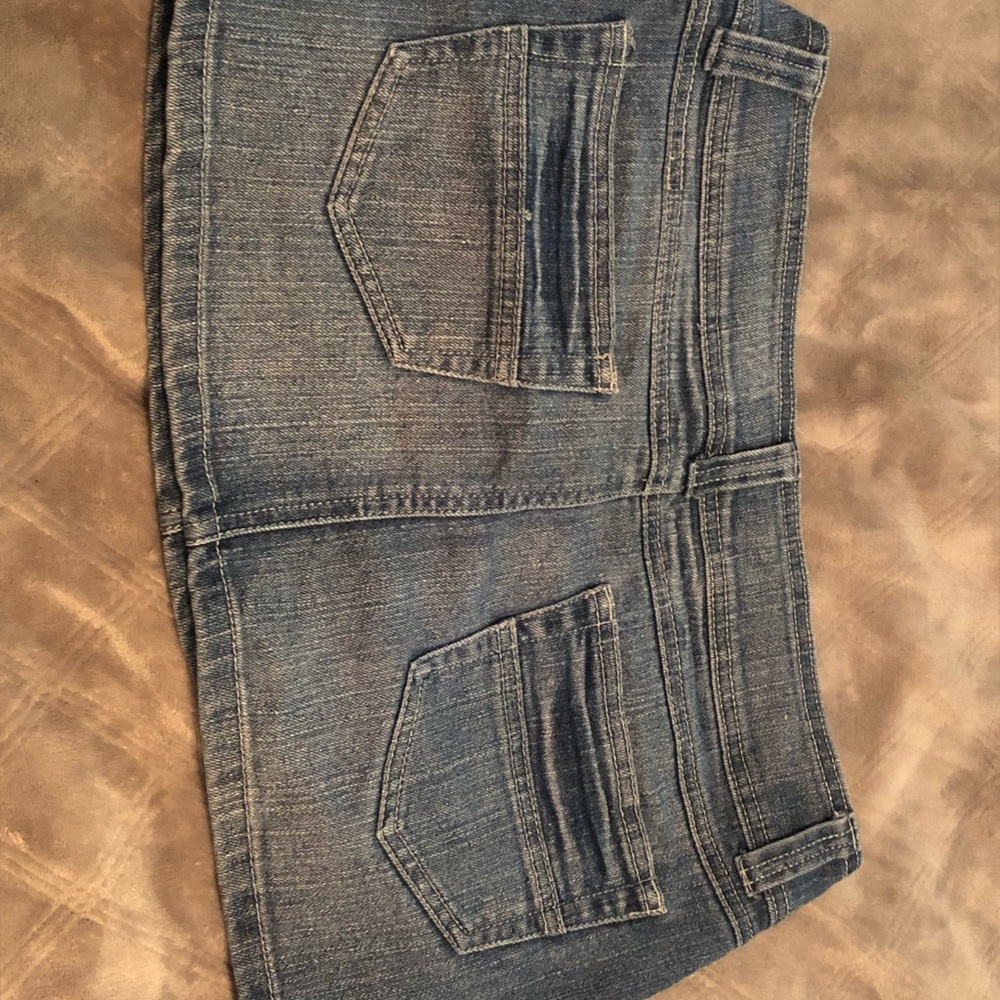 Jean skirt. - Picture 2 of 4